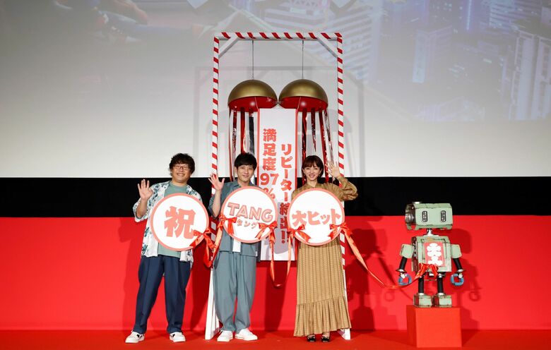 （左から）三木孝浩監督、二宮和也さん、満島ひかりさん