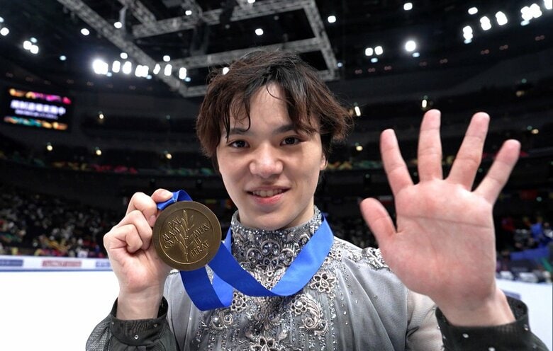 折原の母・志津子さんが手掛けた宇野昌磨の衣装（2023年）