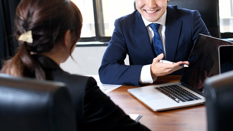 「絶対」などの言い切る言葉には要注意（画像はイメージ）