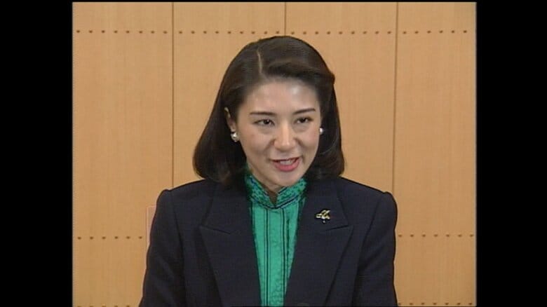 誕生日の記者会見に臨まれる雅子さま　1998年