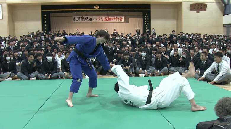 後輩に投げられてしまう一幕も