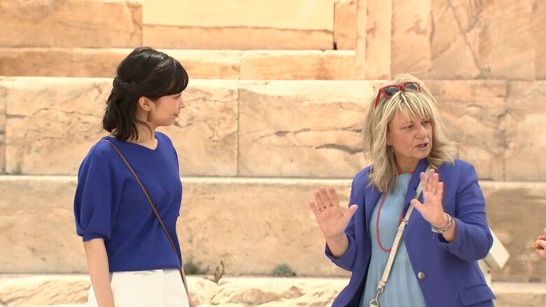 ガイドの説明に熱心に耳を傾けられた