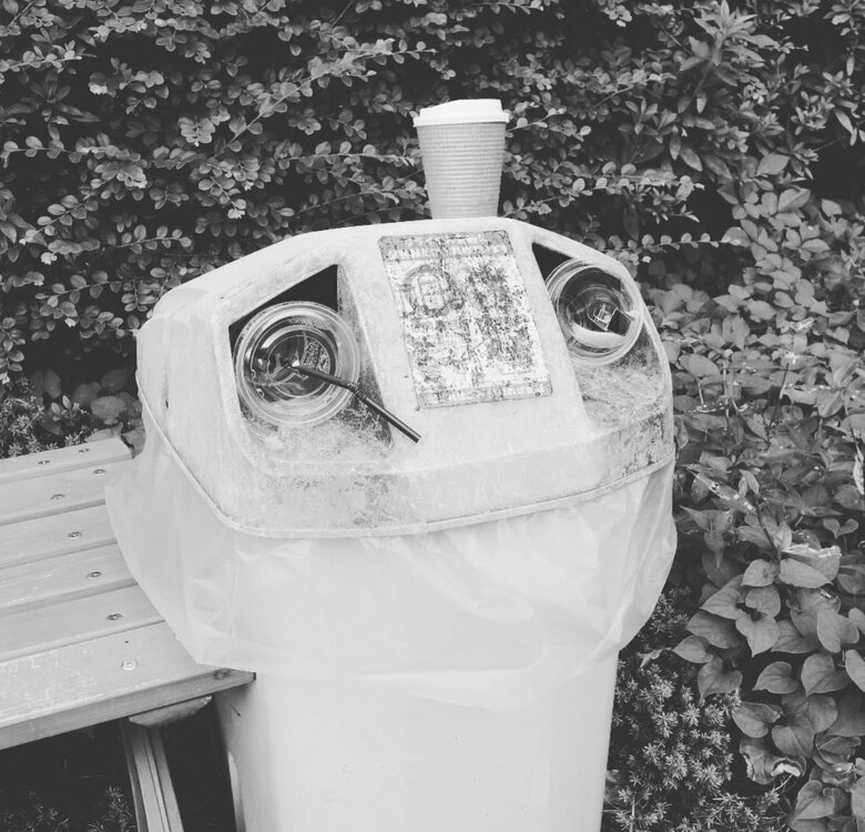 カップが無理に捨てられている光景をなくしたいという（画像提供：ブルドーザー）