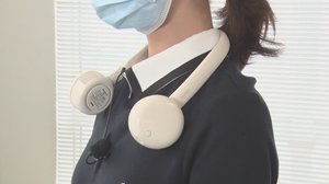 360度曲がる&冷却プレートでマスクの暑さも解消⁉ 進化した「首かけ扇風機」はどれほど涼しいのか?