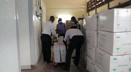 発展途上国へワクチン第1便 米でコロナと向き合う医師「先進国優先はパンデミック遷延の恐れ」