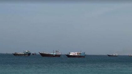 ホルムズ海峡めぐりイラン内で食い違い　アラグチ外相「完全開放」表明、イラン交渉担当者「アメリカの海上封鎖続けば開放せず」と警告