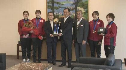 ハンドボール・リーグＨ初制覇の香川銀行シラソル香川を池田知事が訪問「誇りに思う」快挙たたえる【香川】