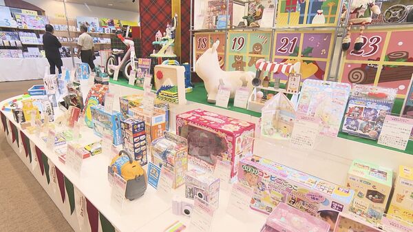 1万点以上が大集合 少子化社会でも売り上げ増 いまや1兆円産業に