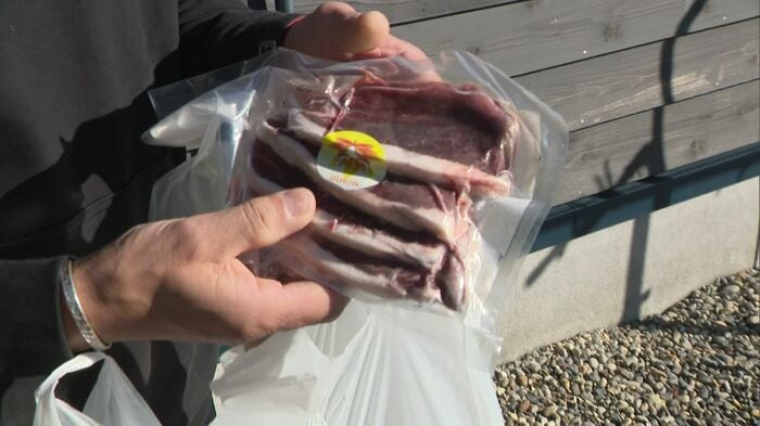 シカのランプを購入したお客さん