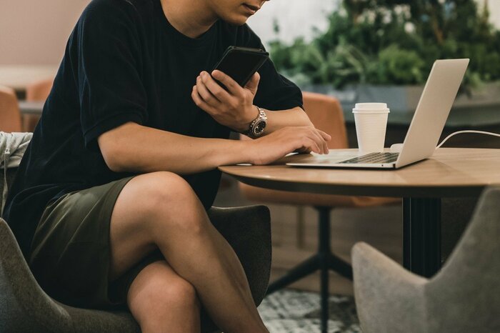 ビジネスシーンでも着用が認められてきたけれど…（イメージ）