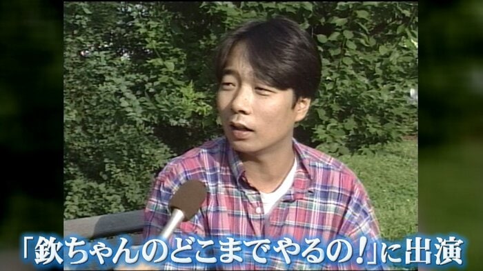 インタビューに答える見栄晴さん(2000年)