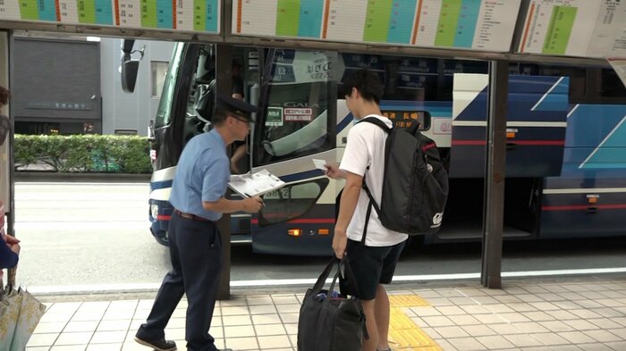 稽古のため高速バスで大分と長崎を行き来する堤さん