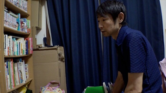 本棚には「統合失調症」関連の本が並ぶ