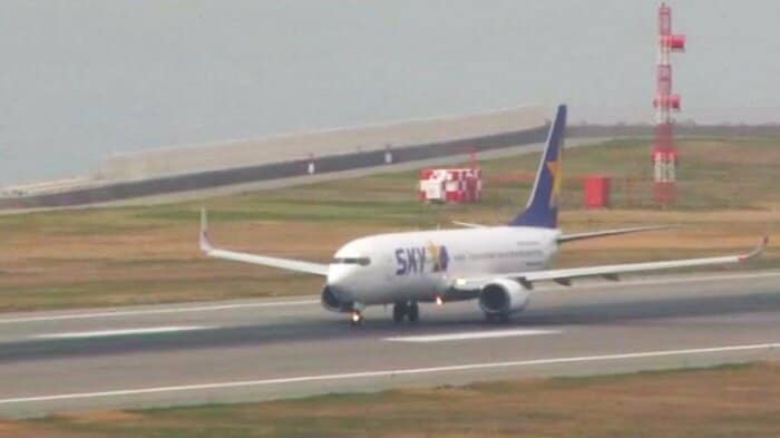 神戸空港のスカイマーク機(資料)