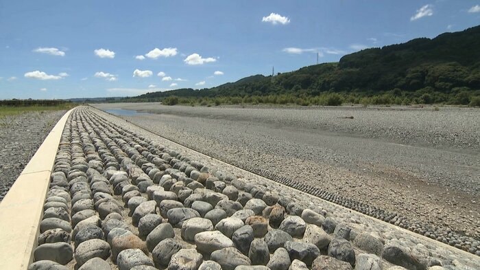 大井川の護岸工事(島田市)