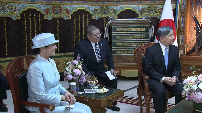 令和7（2025）年7月　「ゲル」の中で大統領夫妻と面会された両陛下