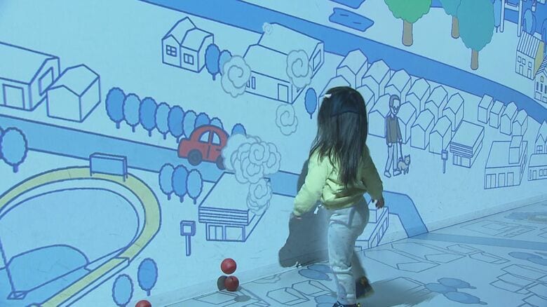 市外から来た人「すごい助かっています」…市民以外も平日は無料 遊具充実の屋内型子供の遊び場「こまきこども未来館」｜FNNプライムオンライン