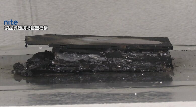 「モバイルバッテリー」から出火　黒焦げに！　“炎天下”のクルマの中に放置は危険…携帯用の扇風機も要注意｜FNNプライムオンライン