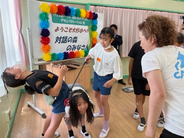 ボールの受け渡しは身体の一部しか使えない