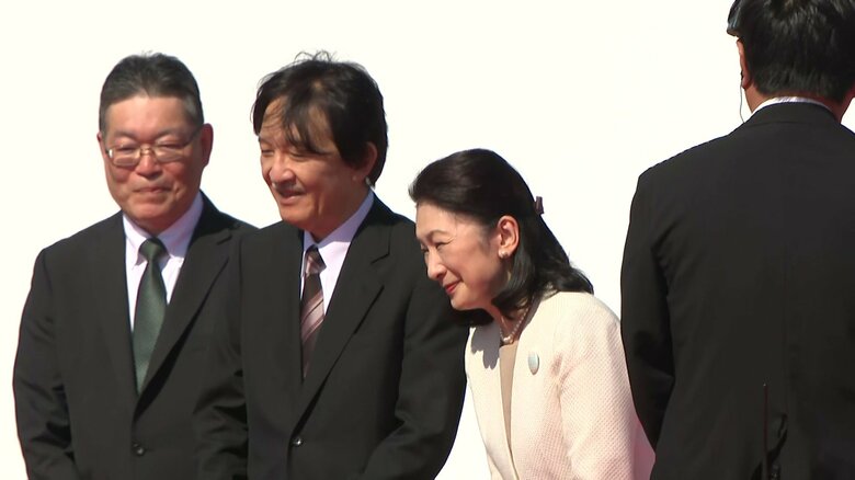 村本義雄さんに声をかけられる秋篠宮ご夫妻
