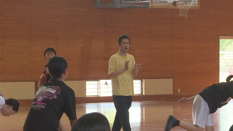 恩塚監督の同級生の山本和史さん（緑ヶ丘中学校バスケ部の監督）