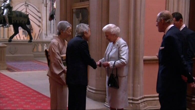 エリザベス女王在位60年を祝う昼食会に参加された上皇ご夫妻（2012年）