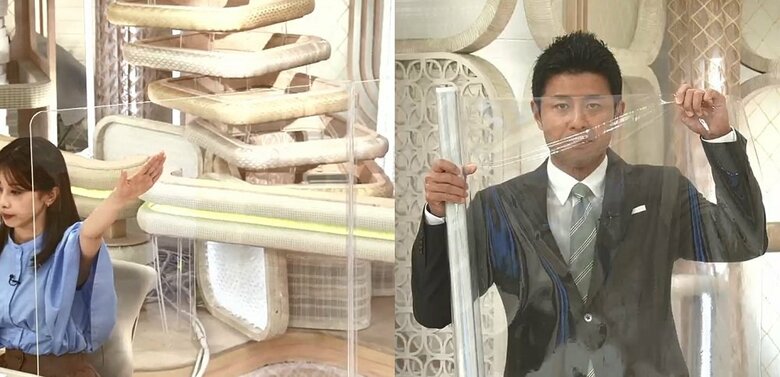 左：アクリルパネル　右：ビニールシート