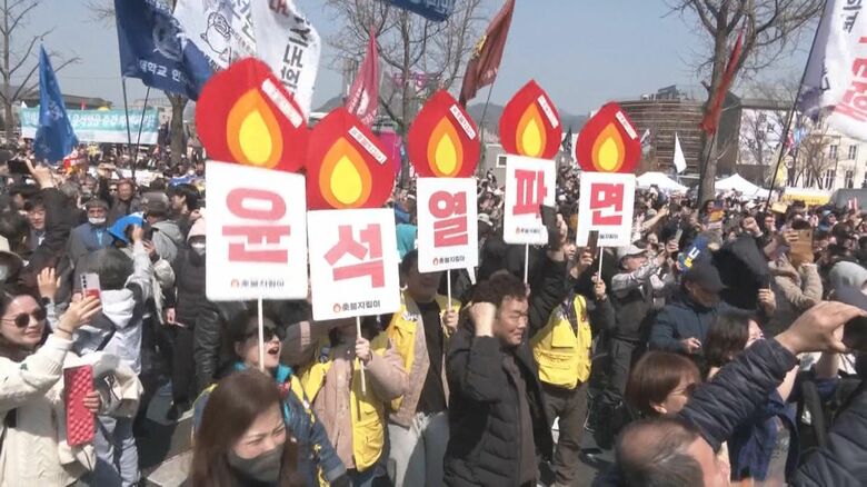 市民のデモ集会は激しさを増していった