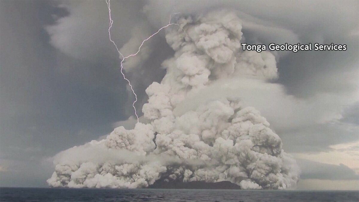 大噴火の火山灰 3000km離れたオーストラリアに到達 トンガ状況なお分からず