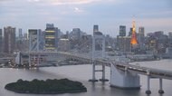 東京の感染状況を7色で “増加傾向”は赤でアラートも