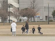 ついに園児の“登園自粛”まで…保護者から困惑の声「シフト勤務で大変」園長は「休園はもっと困るので…」