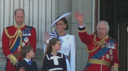 キャサリン妃 がん公表後半年ぶりの公務　体調見極め異例の前日参加発表か　集まった多くの市民から歓声と祝福