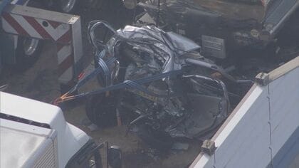 【軽自動車が押しつぶされる】タンクローリーとトラックに挟まれ 2人死亡「前を見ていなくて追突」