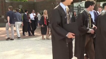 トランプ政権が留学ビザを原則4年に制限へ　学生団体は反発