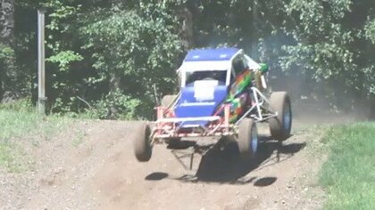 迫力満点のバギーレース_陸別町で44回目のオフロード大会_起伏の激しいコースをエンジン音を響かせ疾走＜北海道陸別町＞
