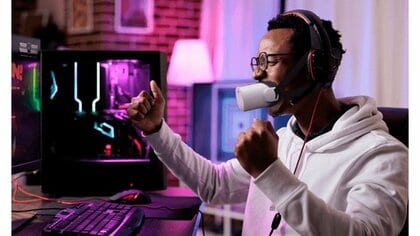 口元をすっぽり! 周囲に音漏れしにくい防音マイク「mutalk」が登場…担当者「既に数千台の予約」