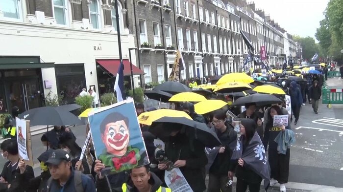 中国“メガ”大使館計画への反対デモ(ロンドン・28日)
