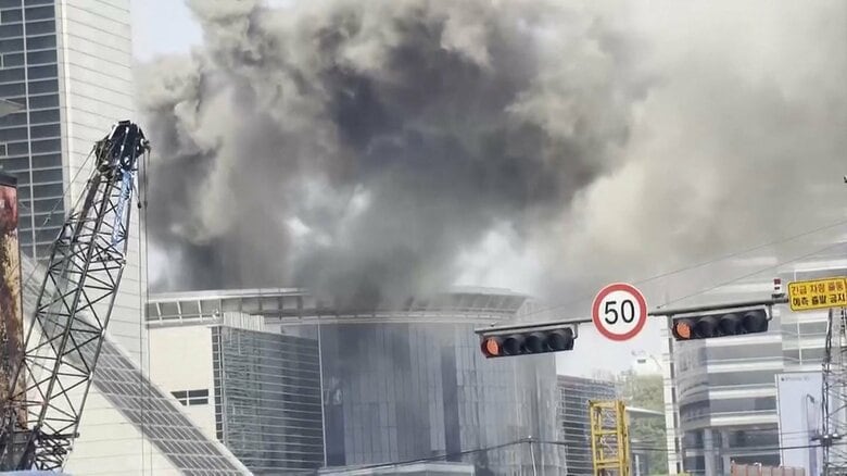【速報】韓国・ソウル中心部の大型複合施設で火事…黒煙立ち込め利用客ら建物の外に避難　日本人も多く訪れる観光スポット｜FNNプライムオンライン