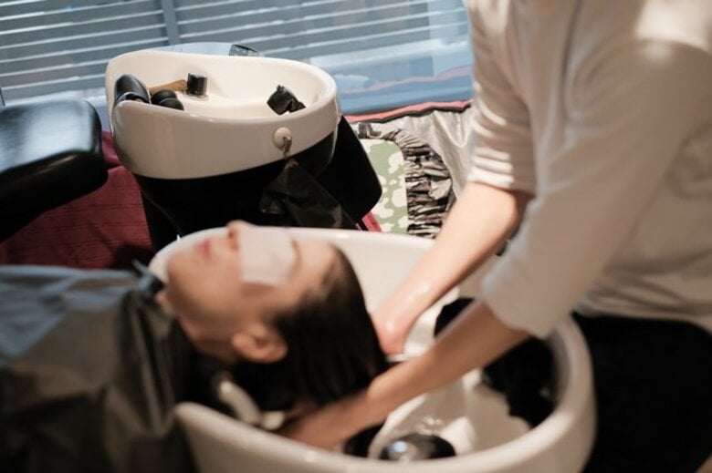 美容室の倒産、3年連続で増加 過去最多へ 「美容師」不足に直面 利益確保に苦戦する美容室が増加、採用難でサービス維持に課題