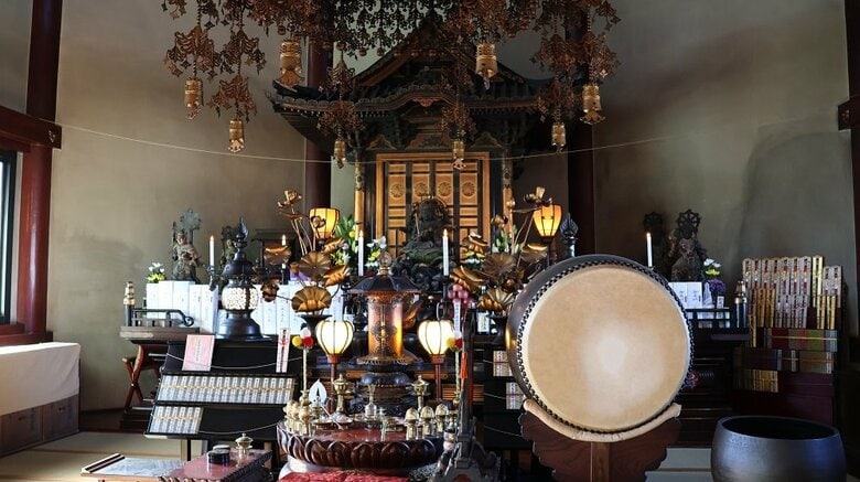 不忍池辯天堂内に祀られた「辯才天像」