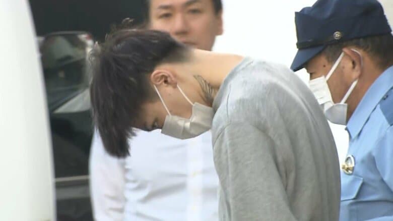 送検される若山耀人容疑者（東京・田園調布署 2日）