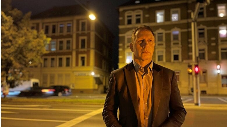 イギリス調査報道記者のマーク・ウィリアムズトマス氏　©5 Broadcasting Limited　