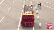 高速道路で開発中「自動運転除雪車」公開…