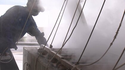 ぎゅぎゅっと！うま味が凝縮　雲仙の温泉熱がポイント　高温で一気に蒸し上げいただく絶品の海と山の幸