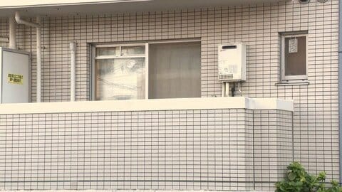 夫を十数回木刀で殴打か　妻を逮捕　搬送時意識なく 病院で死亡