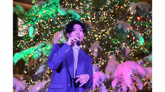 自身も作詞を手がけた「MUSIC WONDER」をクリスマスアレンジで生歌唱する松下洸平