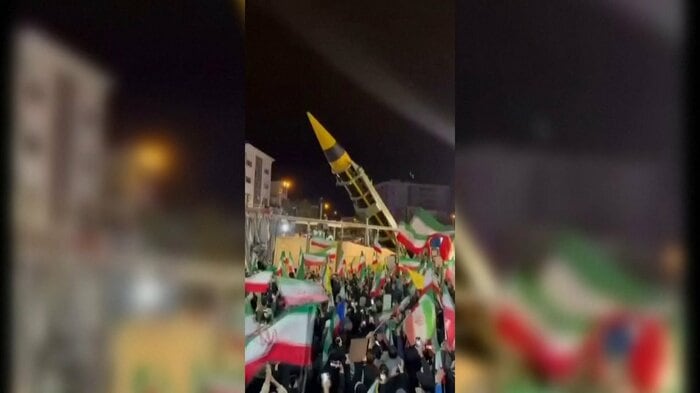 イラン革命防衛隊のホラムシャール4弾道ミサイル　推定射程1000～2000km