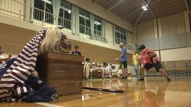 子どもたちが集まり神楽の練習