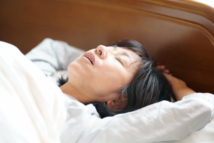 睡眠中の鼻詰まりや口呼吸を防ごう(画像はイメージ)