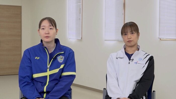 インタビューを受ける松本麻佑選手と福島由紀選手
